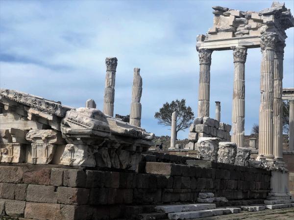 Antik Adıyla Pergamon Şehrinin İlk Yerleşim Alanı | Günübirlik Kültür Turları