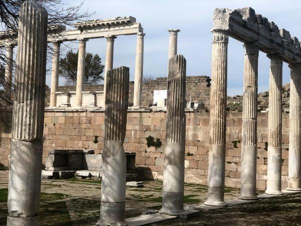 Antik Adıyla Pergamon Şehrinin İlk Yerleşim Alanı | Günübirlik Kültür Turları