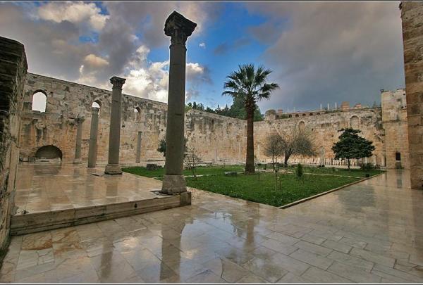 İsa Bey Camii  | Efes & Meryem Ana Evi Turu