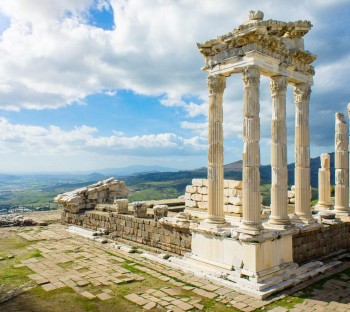 Bergama'yı Keşfetmek | Bergama Private Transfer From Izmir Airport 