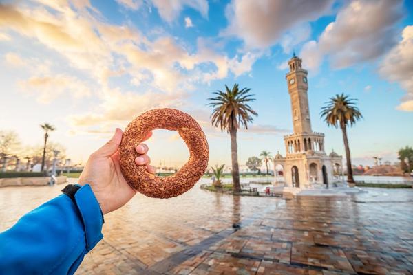 A Taste of the Aegean: What to Eat and Drink on Your Tour
